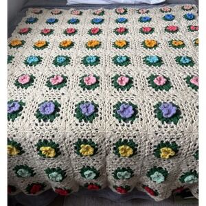 Vintage Handmade Crochet Afghan Throw 3D Popcorn Flowers Floral Cottagecore